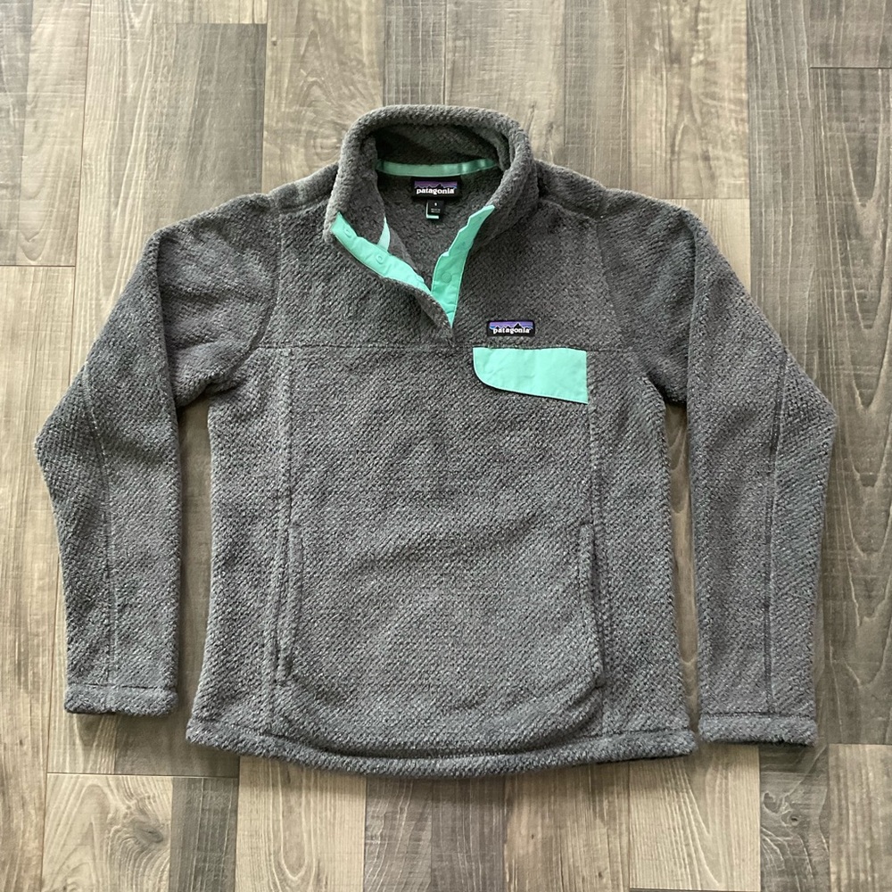 Patagonia Re-Tool Snap-T Pullover Deep Pile Jacket
Womens Small
Grey Mint Green